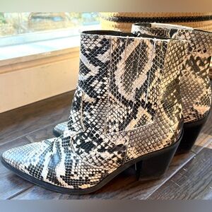 Blondo waterproof side zip boots